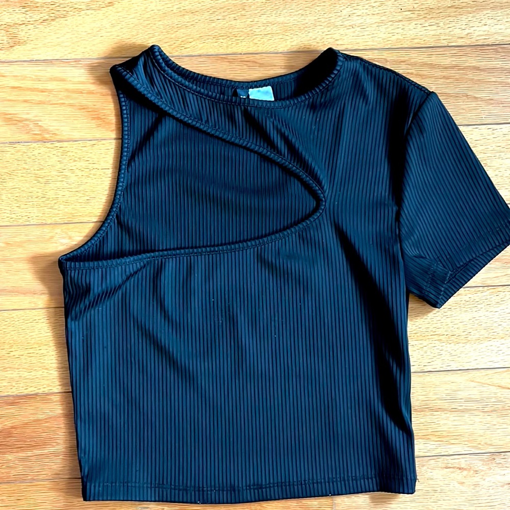 H&M black cut out top small